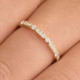 round-shaped-moissanite-minimalist-wedding-band