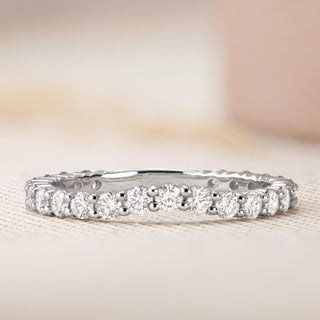 round-shaped-moissanite-semi-eternity-wedding-band