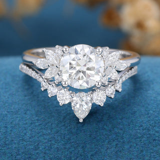 round-shaped-moissanite-cluster-bridal-set