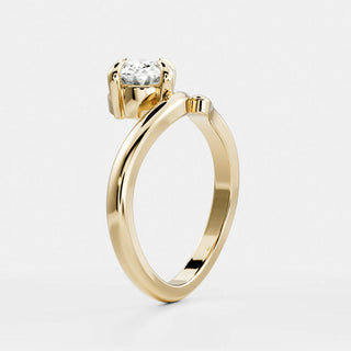 elegant oval diamond ring, oval diamond ring for her, oval cut diamond gold band, custom oval diamond ring, modern oval engagement ring