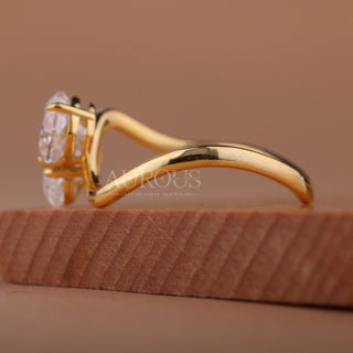 Oval & Cushion Cut Unique Curved Toi Et Moi Engagement Ring