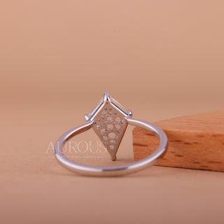 1.0CT Kite Cut Diamond Unique Solitaire Moissanite Engagement Ring