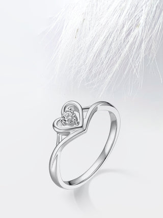 Round Diamond Heart Shaped Moissanite Engagement Ring For Women