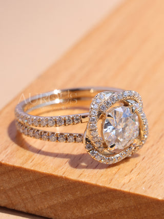 1.0CT Round Cut Floral Halo Diamond Moissanite Engagement Ring