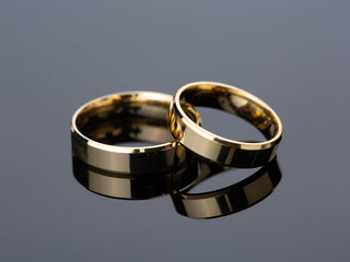 5.0MM Beveled Wedding Band For Women in Solid Gold