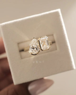 2.20CTW Emerald & Pear Cut Bezel Set Toi Et Moi Ring Stack