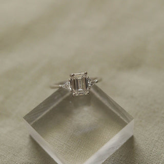 1.0CT Emerald Cut Solitaire Three Stone Moissanite Diamond Engagement Ring