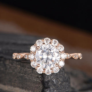 round-cut-halo-moissanite-engagement-ring-3