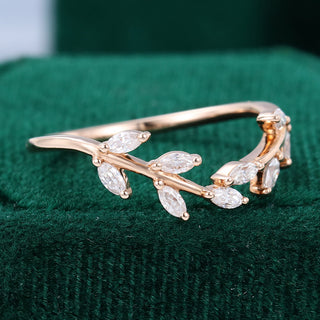 marquise-moissanite-twig-wedding-band