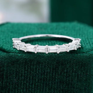 baguette-moissanite-bar-wedding-band