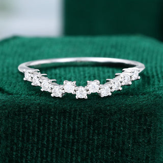 round-moissanite-cluster-wedding-band