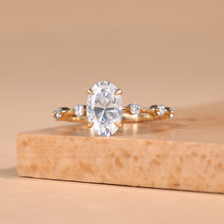 oval diamond engagement ring, oval shaped diamond ring, gold oval diamond ring