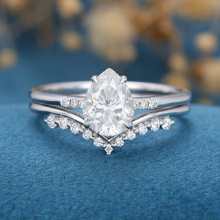 pear-shaped-moissanite-solitaire-bridal-set