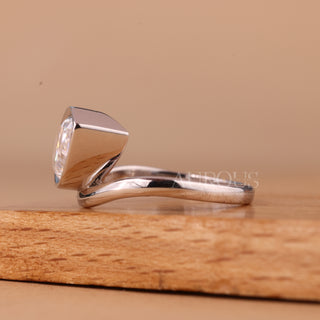 1.50CT East-West Pear Cut Curved Solitaire Moissanite Engagement Ring