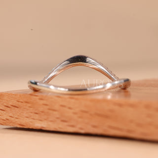 Round Cut Green Gemstone Curved Moissanite Wedding Band