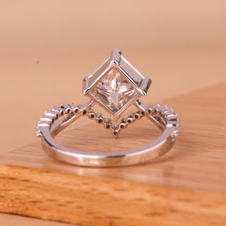 1.0CT Princess Cut Diamond Unqiue Curved Moissanite Engagement Ring