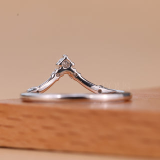 Round Cut Diamond Chevron Moissanite Wedding Band