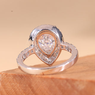 1.0CT Pear Cut Diamond Halo Setting Moissanite Engagement Ring