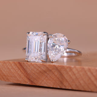 2.0CTW Emerald & Pear Cut Diamond Toi Et Moi Engagement Ring