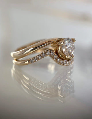 1.0CT Round Cut Diamond Unique Curved Moissanite Bridal Set