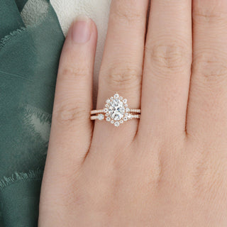 oval-cut-halo-moissanite-bridal-ring-set-1