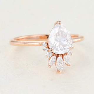 0-85-ct-pear-shaped-moissanite-cluster-engagement-ring-3