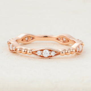 round-shaped-moissanite-vintage-style-wedding-band