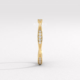 Round Diamond Twisted Style Moissanite Wedding Band