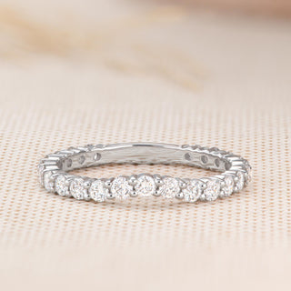 round-shaped-moissanite-semi-eternity-wedding-band