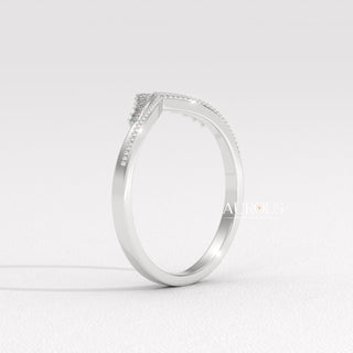 Round Diamond Curved Style Vintage Moissanite Wedding Band