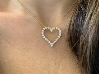 Elegant Silver Pendant Necklace