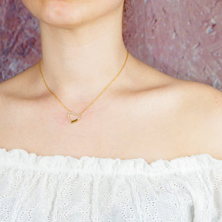 round-cut-diamond-heart-mom-necklace-gift-for-women