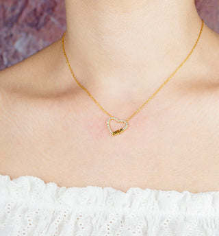 round-cut-diamond-heart-mom-necklace-gift-for-women