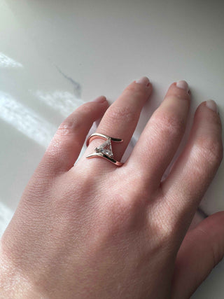 triangle-cut-diamond-engagement-ring-for-her