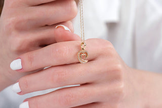 intertwined-hearts-diamond-necklace-for-anniversary-gift