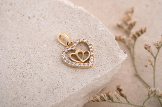 round-cut-diamond-hearts-necklace-for-women