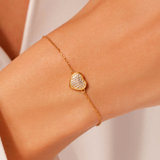 round-cut-diamond-heart-bracelet-for-her