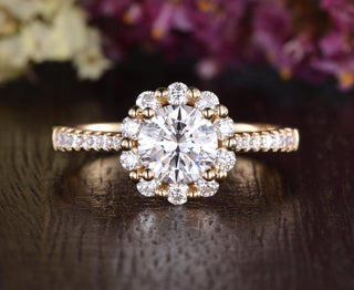 0-75-ct-round-halo-pave-moissanite-bridal-ring-set