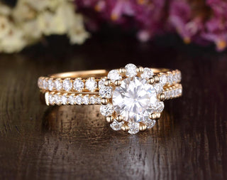 round-halo-pave-moissanite-bridal-ring-set