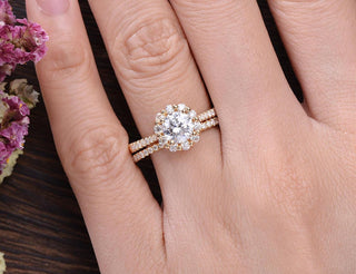 0-75-ct-round-halo-pave-moissanite-bridal-ring-set