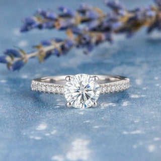 Moissanite ring size tips and considerations, guide