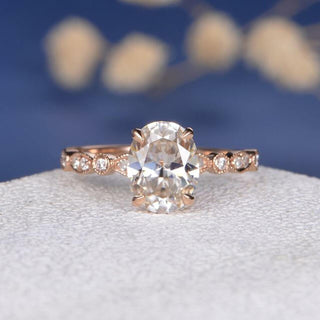 Moissanite ring setting materials and styles