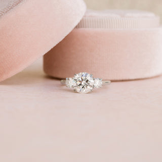Best moissanite wedding rings for brides clearance online