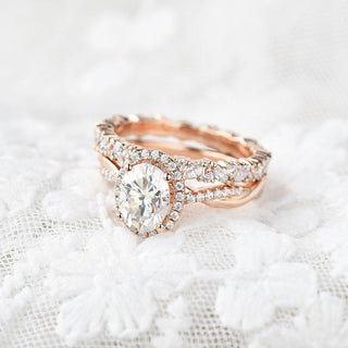 Vintage-inspired princess cut moissanite engagement rings with platinum