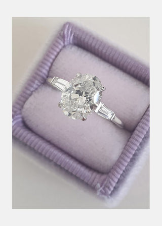 Custom moissanite diamond rings