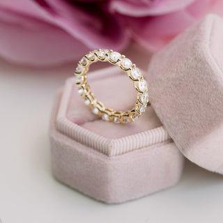 custom moissanite engagement rings