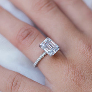 Exquisite moissanite engagement rings