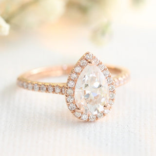 Moissanite wedding jewelry for summer wedding