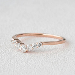 Moissanite engagement rings with minimalist vintage-inspired styles