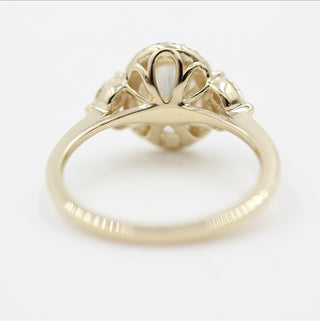 Vintage-inspired oval moissanite engagement rings under $500
